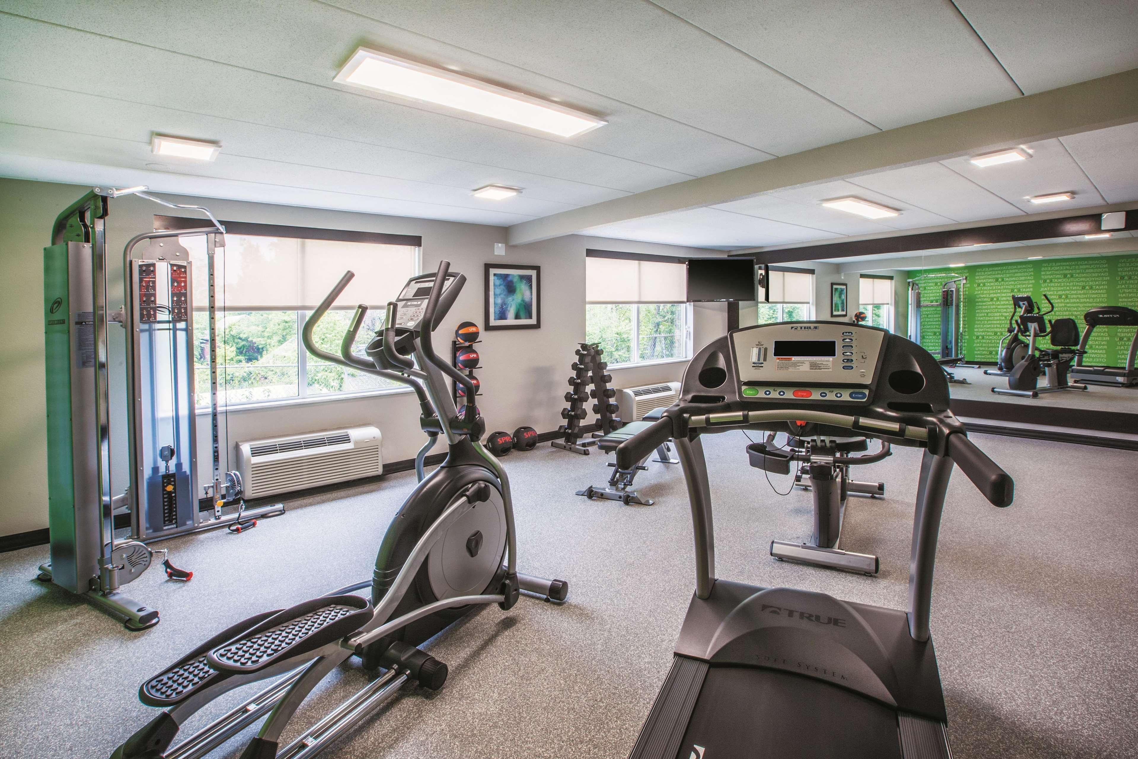 La Quinta By Wyndham Sturbridge Hotel Bagian luar foto